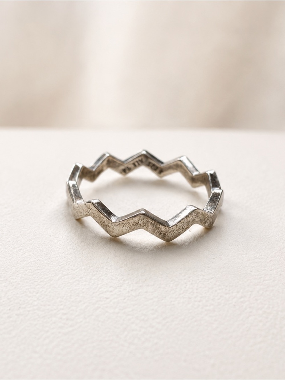 925 Sterling Silver Zigzag / Chevron Band Ring